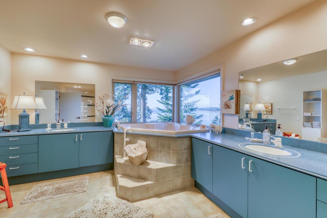 Seascape Lodge Freeland Екстер'єр фото
